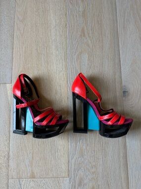 Jessica Simpson Red Strappy Geometric-Block Platform Heels